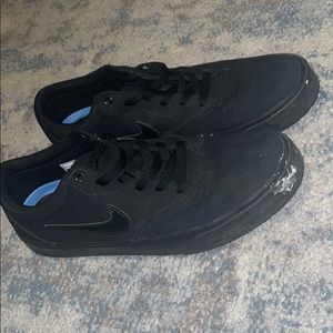 Nike charge canvas skate shoe